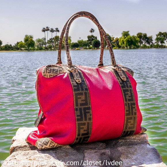 ❌ SOLD! ❌ FENDI Zucca Red Bag - Picture 2 of 16